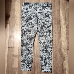 Athleta Elation Graffiti Fleur 7/8 Tight Black/White Women's S